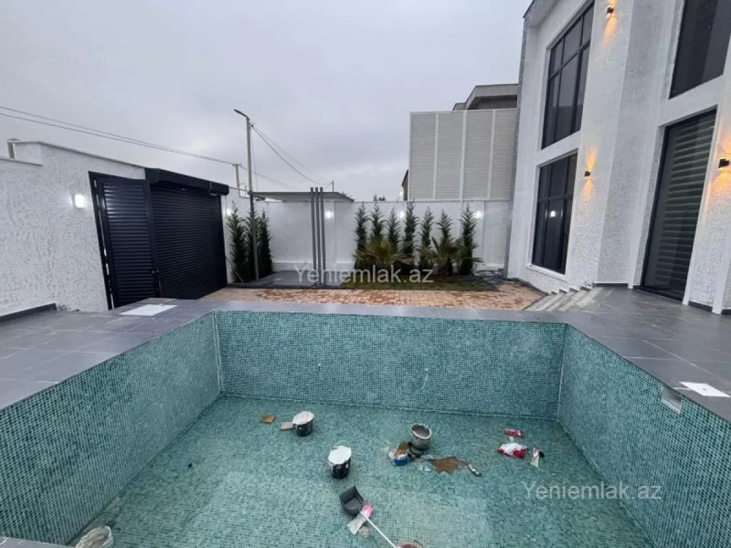 Satılır 5 otaqlı həyət evi 200 m²