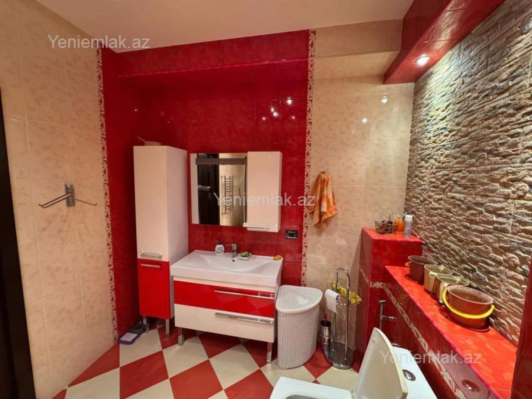 Satılır 4 otaqlı yeni tikili 215 m²