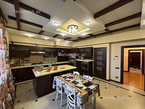 Satılır 4 otaqlı yeni tikili 215 m²