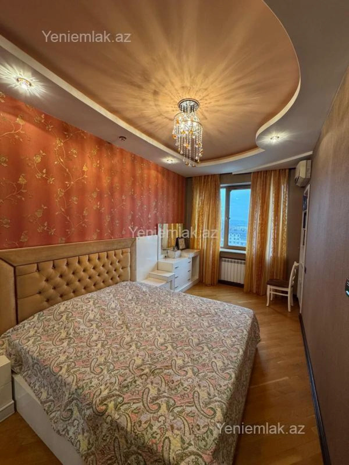 Satılır 4 otaqlı yeni tikili 215 m²