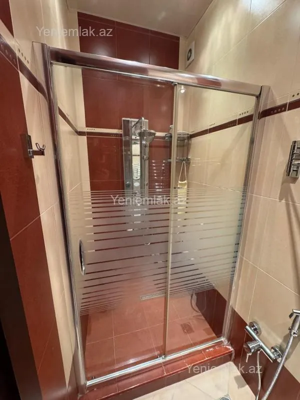 Satılır 4 otaqlı yeni tikili 215 m²