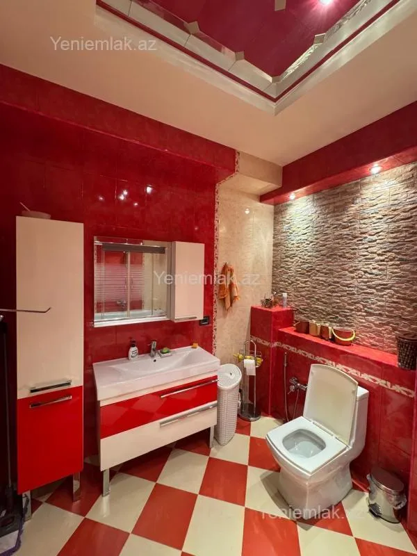 Satılır 4 otaqlı yeni tikili 215 m²