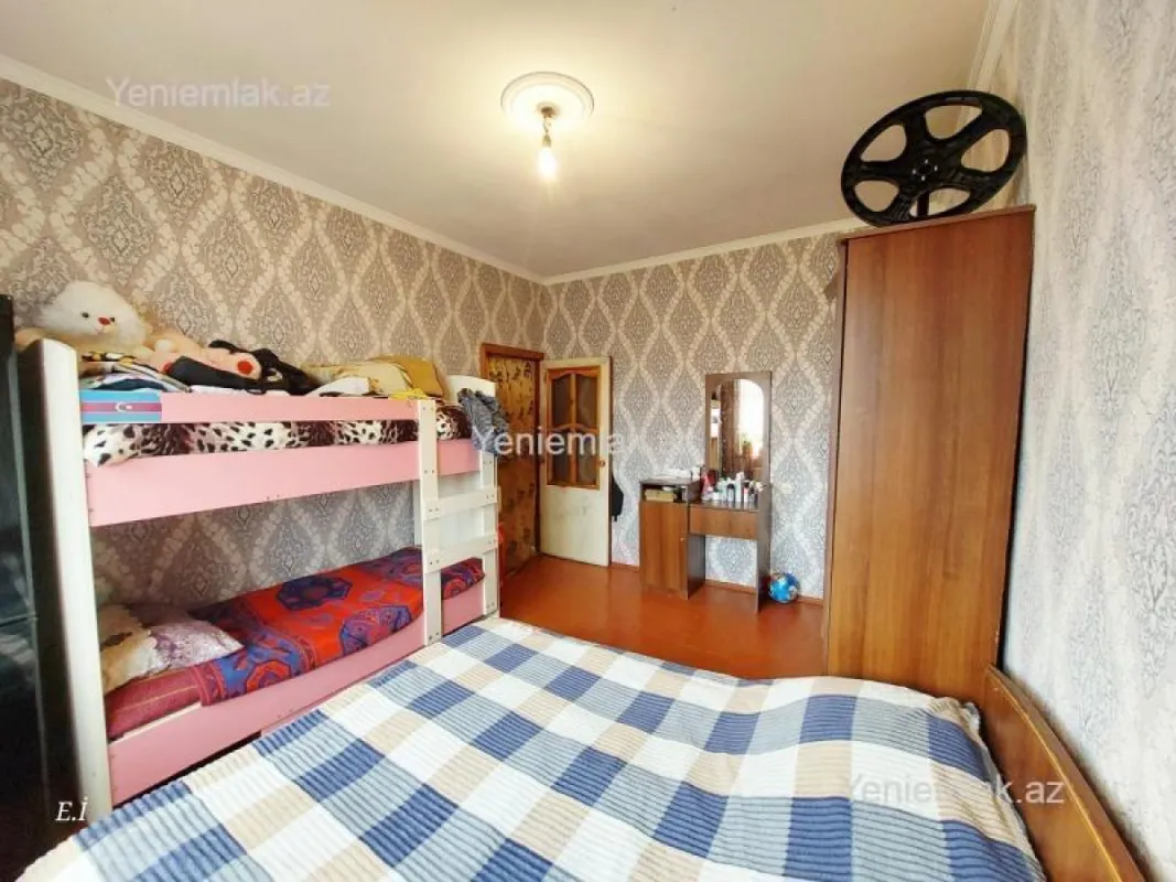 Satılır 2 otaqlı köhnə tikili 56 m²