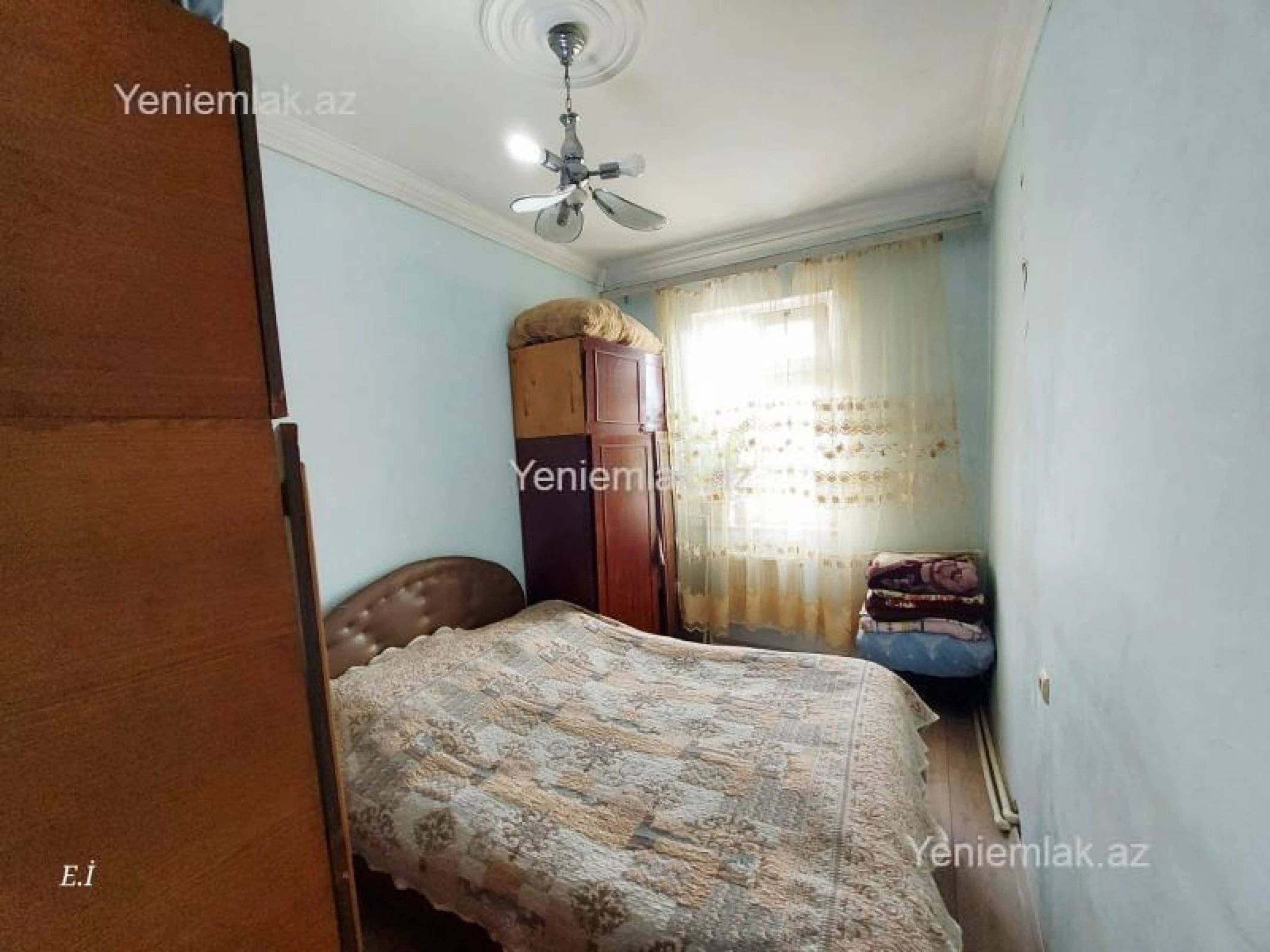 Satılır 2 otaqlı köhnə tikili 56 m²