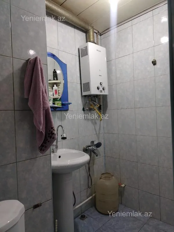Satılır 2 otaqlı köhnə tikili 56 m²