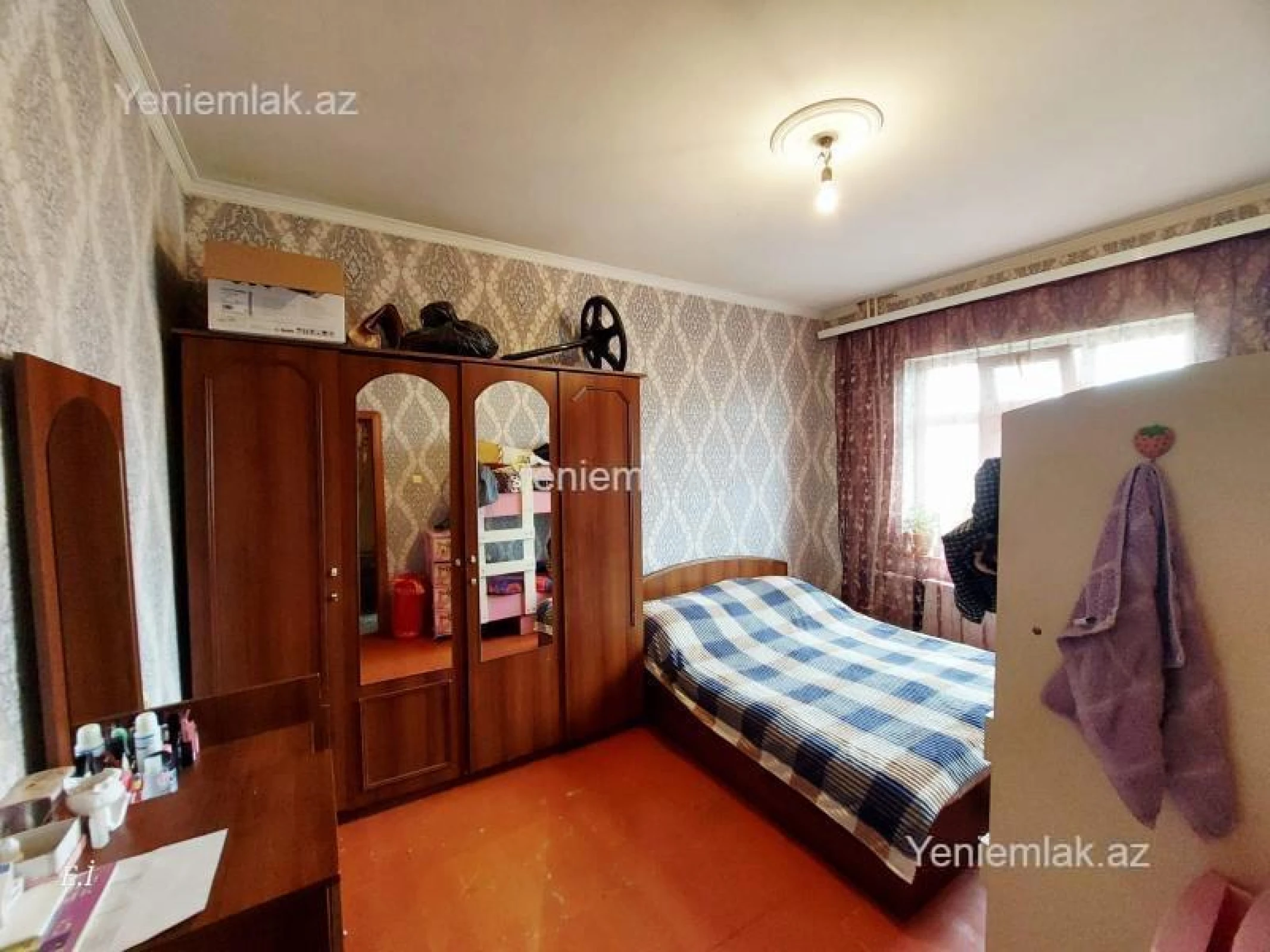 Satılır 2 otaqlı köhnə tikili 56 m²