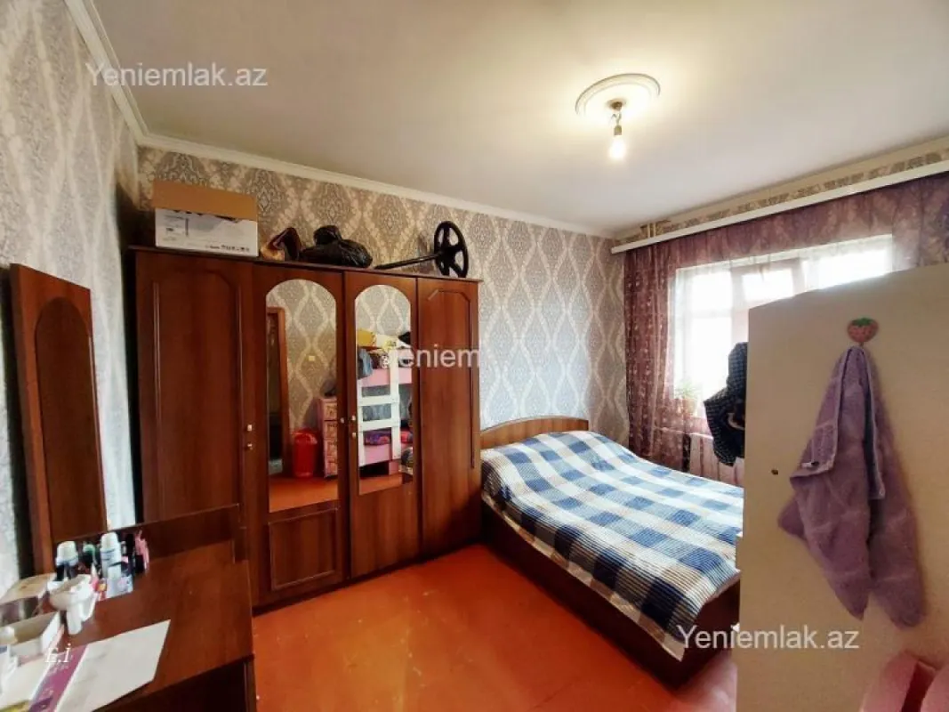 Satılır 2 otaqlı köhnə tikili 56 m²