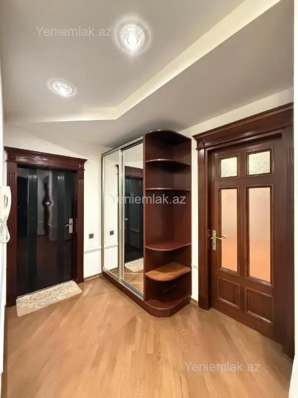 Satılır 3 otaqlı yeni tikili 100 m²