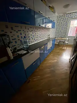 Satılır 4 otaqlı köhnə tikili 100 m²