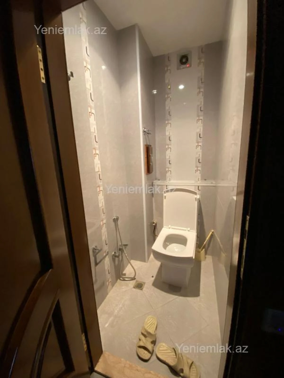 Satılır 4 otaqlı köhnə tikili 100 m²