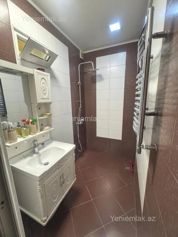 Satılır 3 otaqlı yeni tikili 84 m²