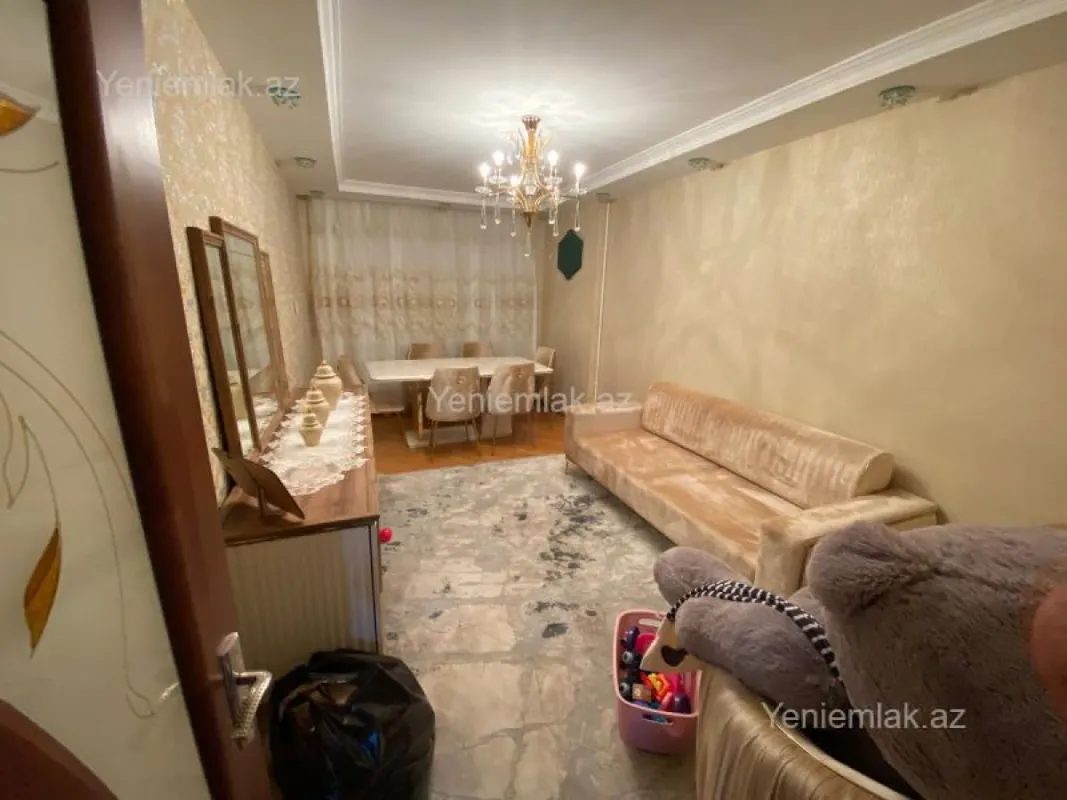 Satılır 4 otaqlı köhnə tikili 110 m²