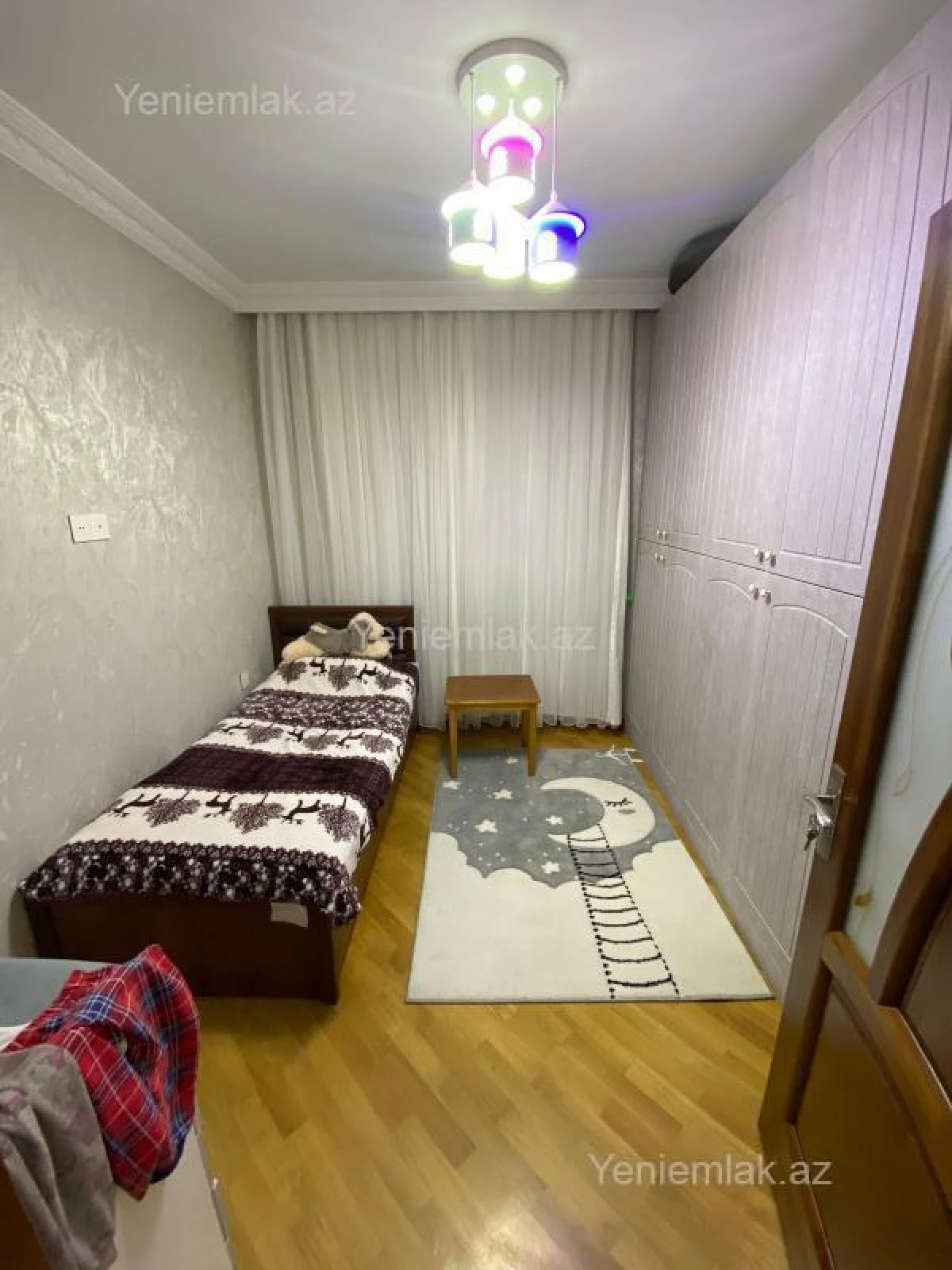 Satılır 4 otaqlı köhnə tikili 110 m²