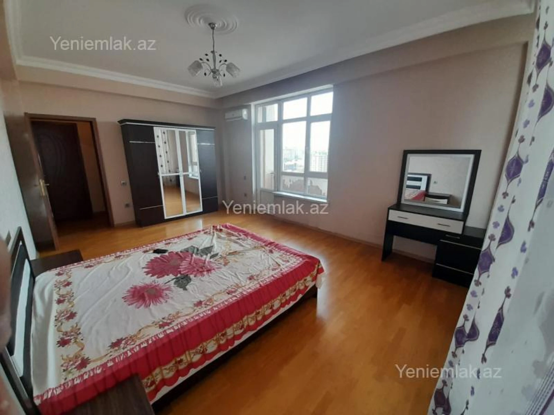 Satılır 3 otaqlı yeni tikili 128 m²