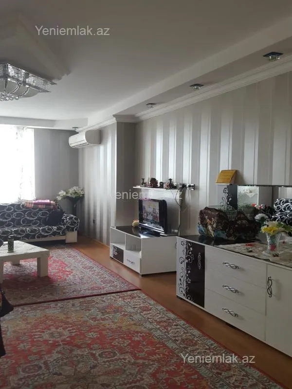 Satılır 3 otaqlı yeni tikili 90 m²