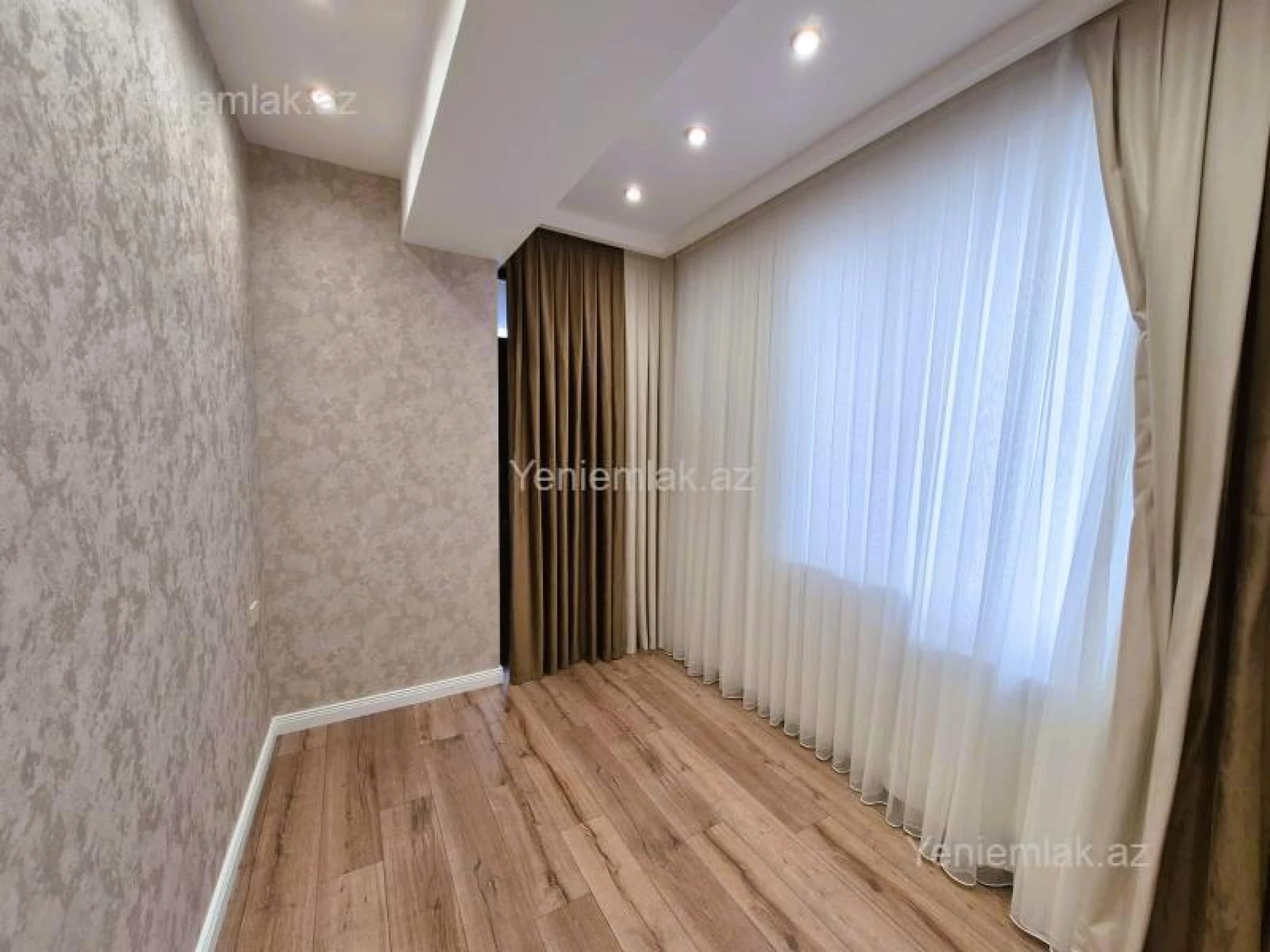 Satılır 4 otaqlı yeni tikili 110 m²