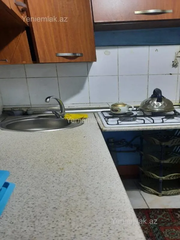 Satılır 1 otaqlı köhnə tikili 32 m²