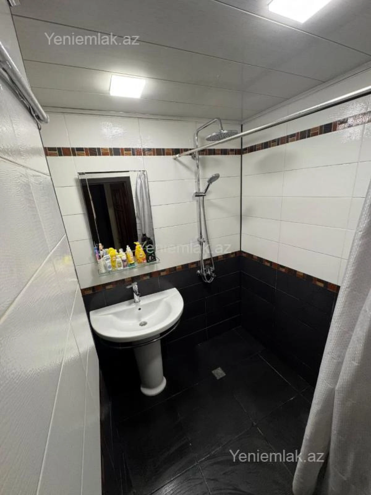 Satılır 3 otaqlı köhnə tikili 80 m²