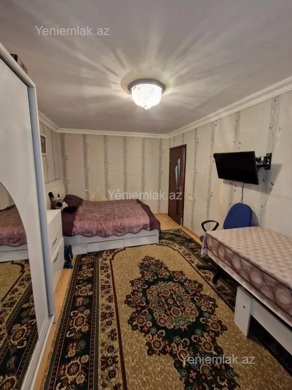 Satılır 1 otaqlı köhnə tikili 32 m²