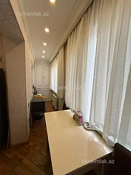 Satılır 3 otaqlı köhnə tikili 80 m²