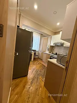 Satılır 3 otaqlı köhnə tikili 80 m²