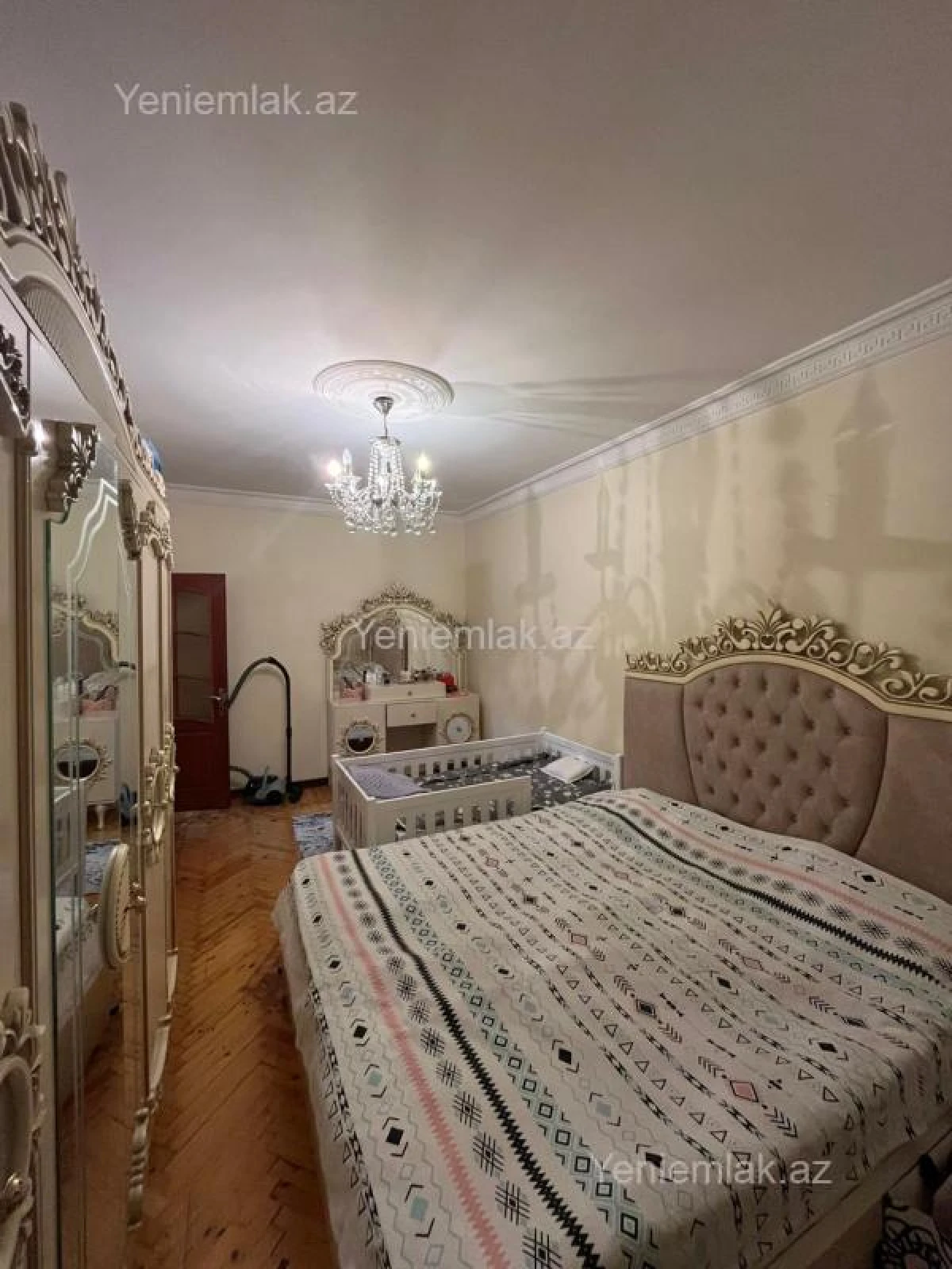 Satılır 2 otaqlı köhnə tikili 60 m²