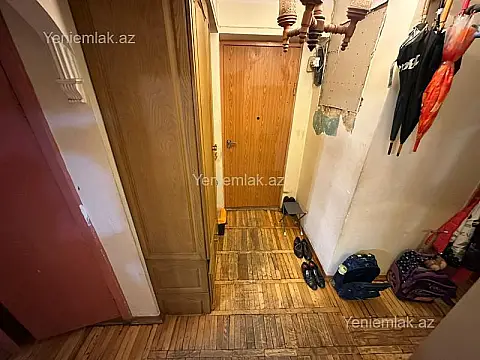 Satılır 3 otaqlı köhnə tikili 90 m²