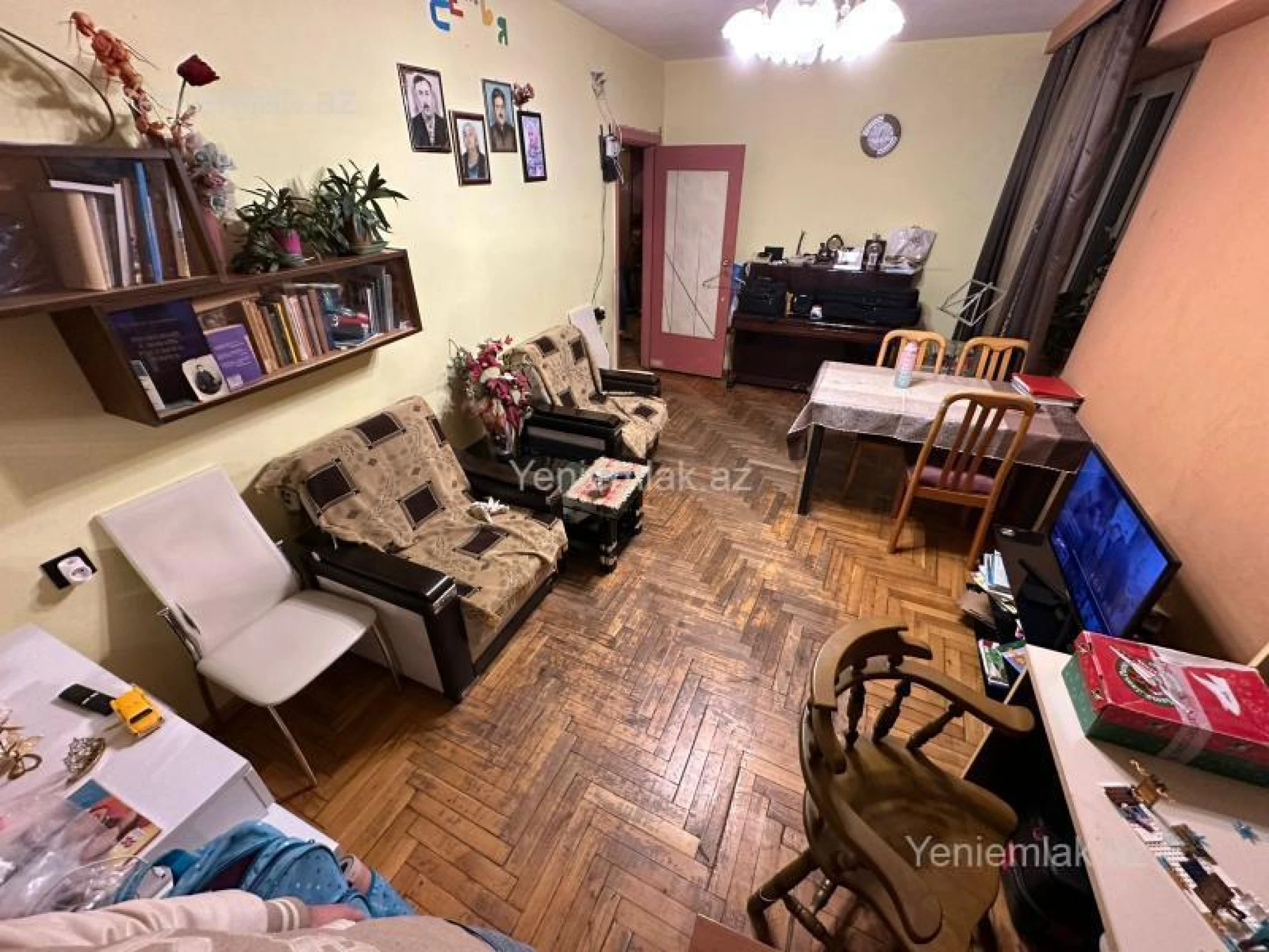 Satılır 3 otaqlı köhnə tikili 90 m²