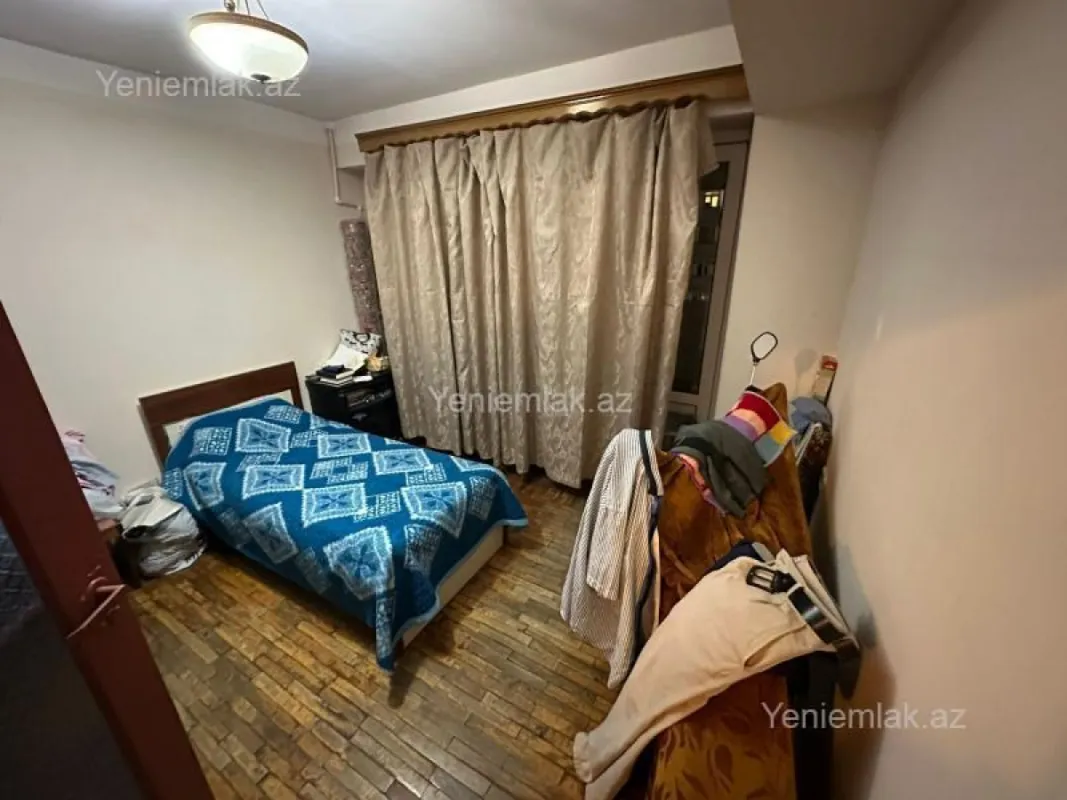 Satılır 3 otaqlı köhnə tikili 90 m²