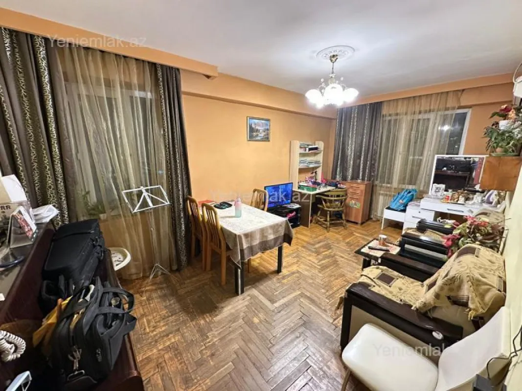 Satılır 3 otaqlı köhnə tikili 90 m²