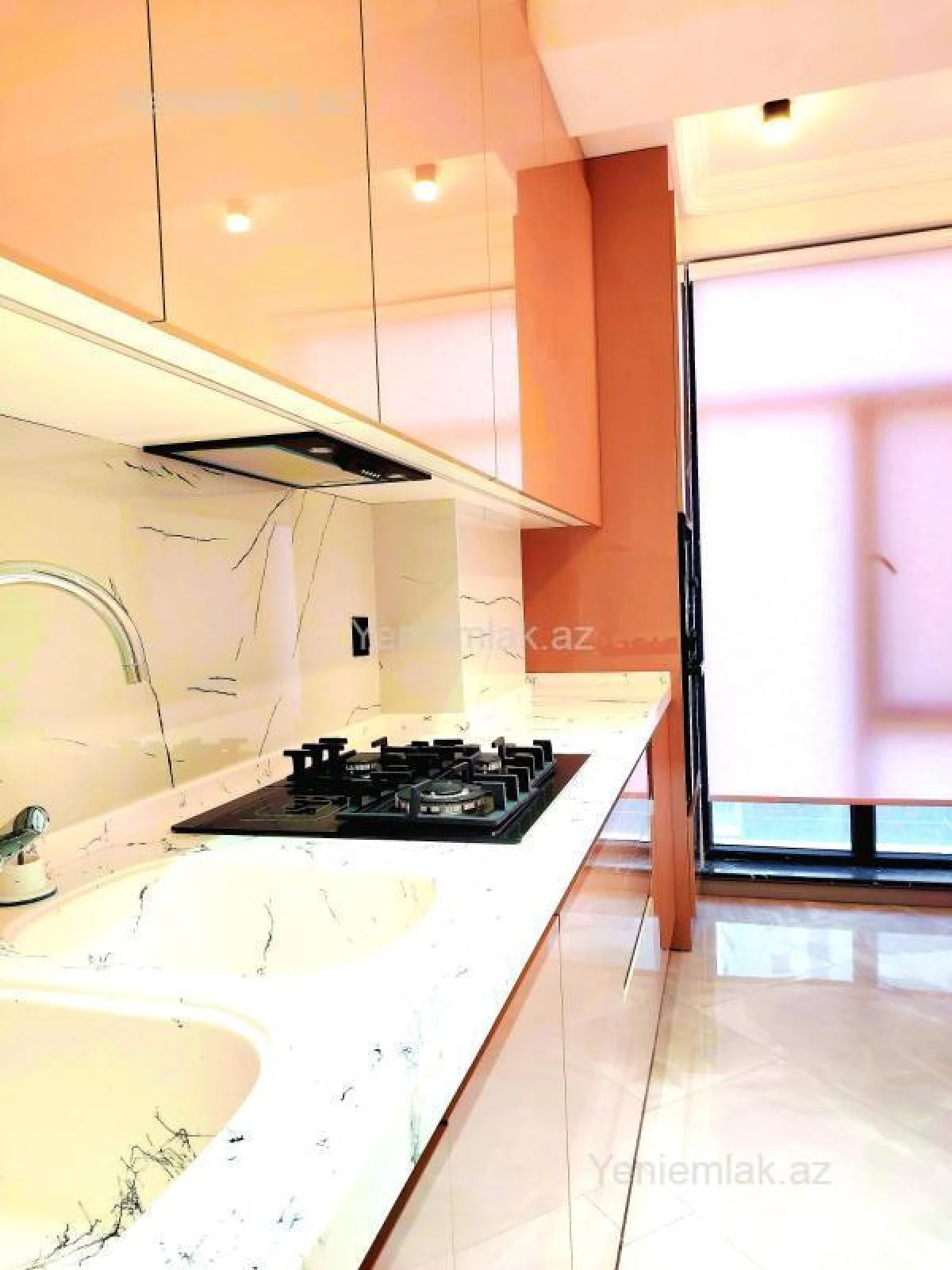 Satılır 3 otaqlı yeni tikili 90 m²