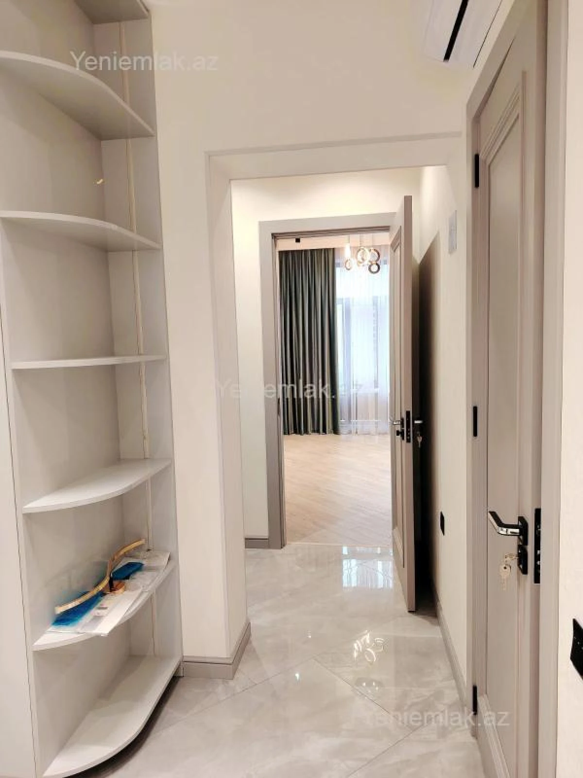 Satılır 3 otaqlı yeni tikili 90 m²