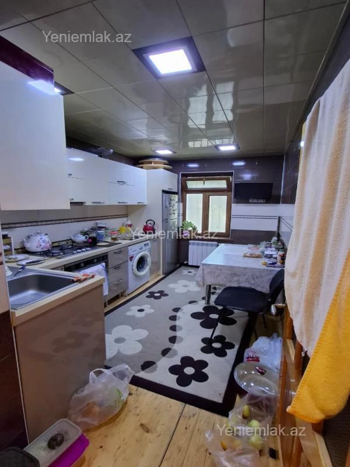 Satılır 4 otaqlı köhnə tikili 90 m²