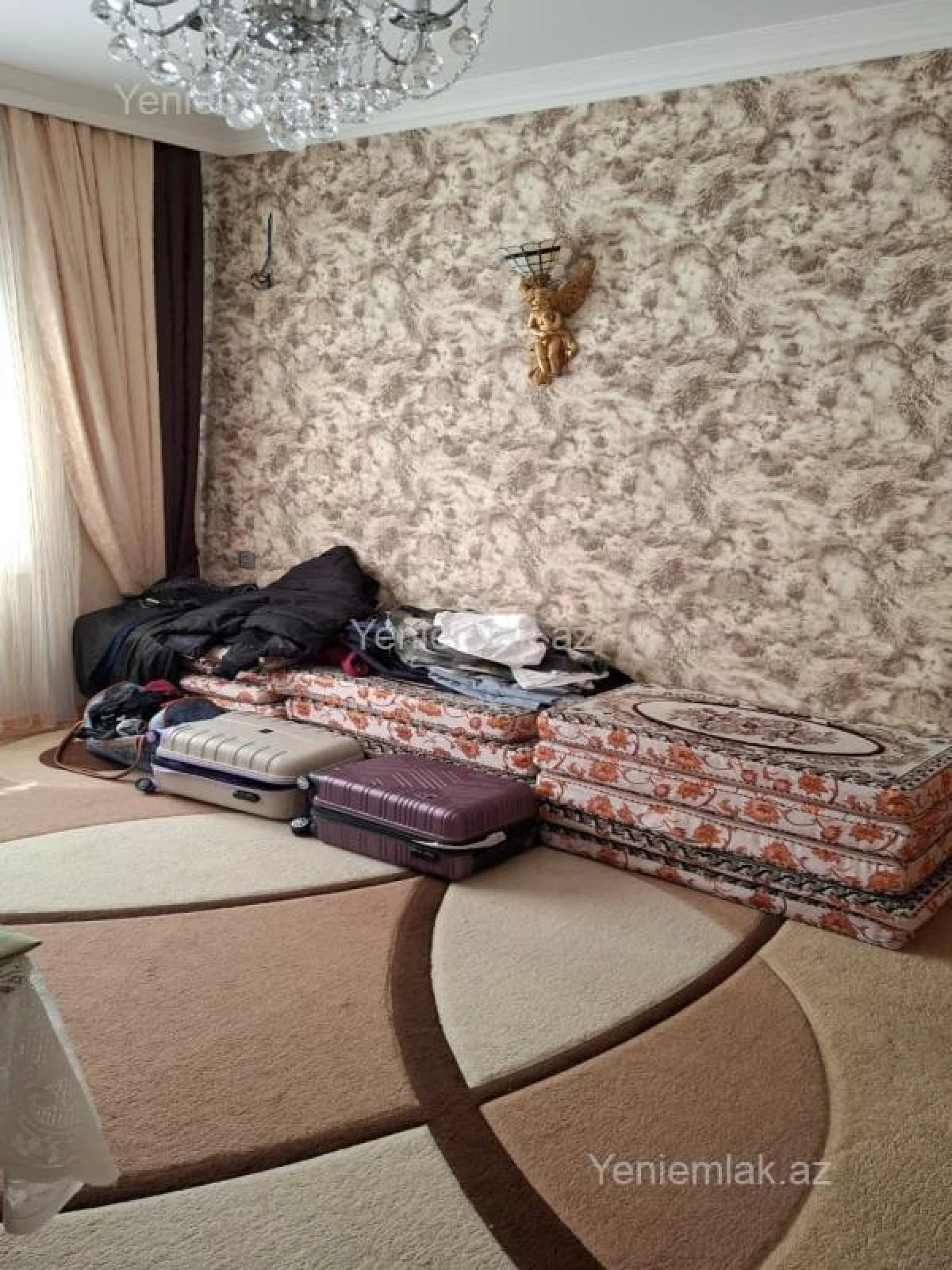 Satılır 4 otaqlı köhnə tikili 90 m²