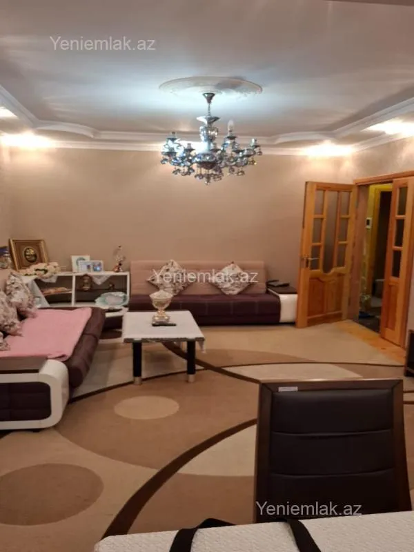 Satılır 4 otaqlı köhnə tikili 90 m²
