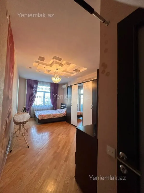 Satılır 3 otaqlı yeni tikili 130 m²