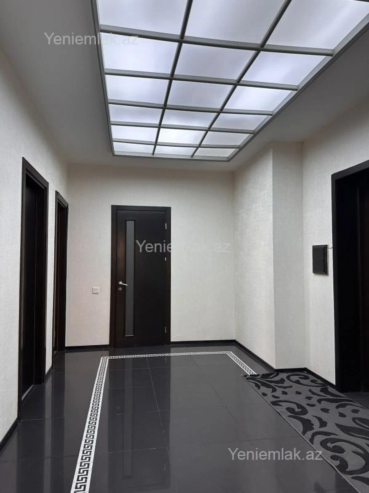 Satılır 3 otaqlı yeni tikili 130 m²