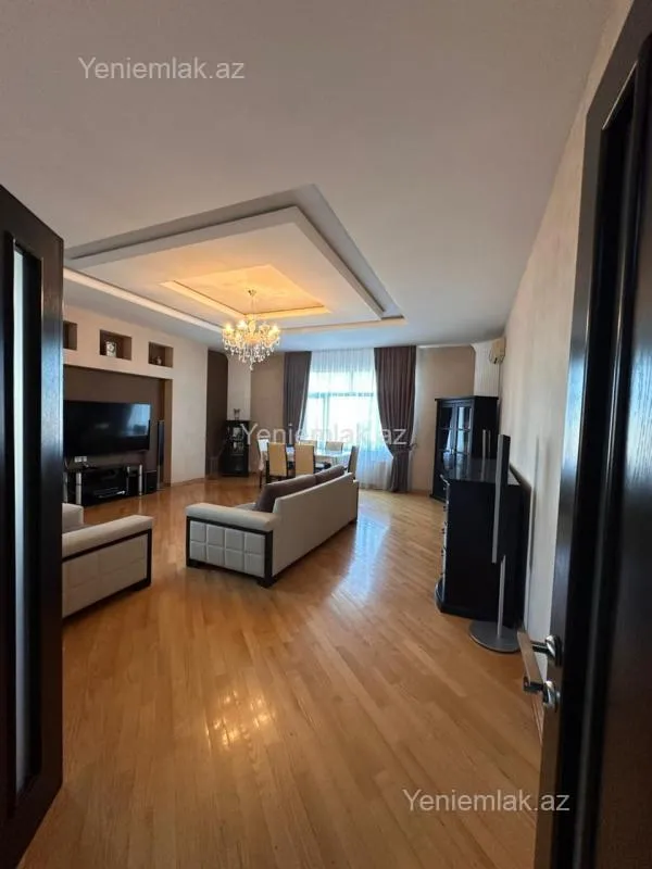 Satılır 3 otaqlı yeni tikili 130 m²