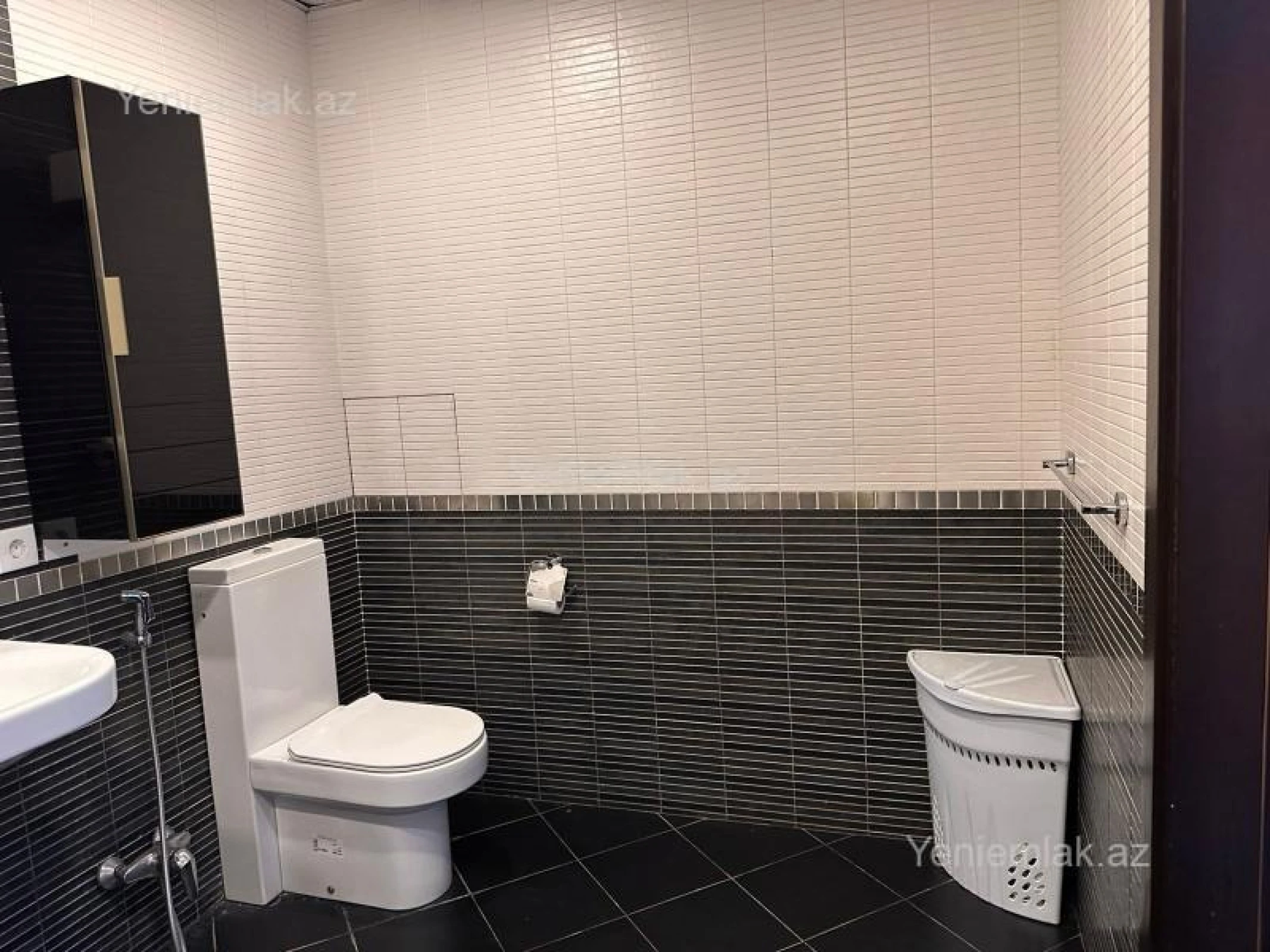 Satılır 3 otaqlı yeni tikili 130 m²