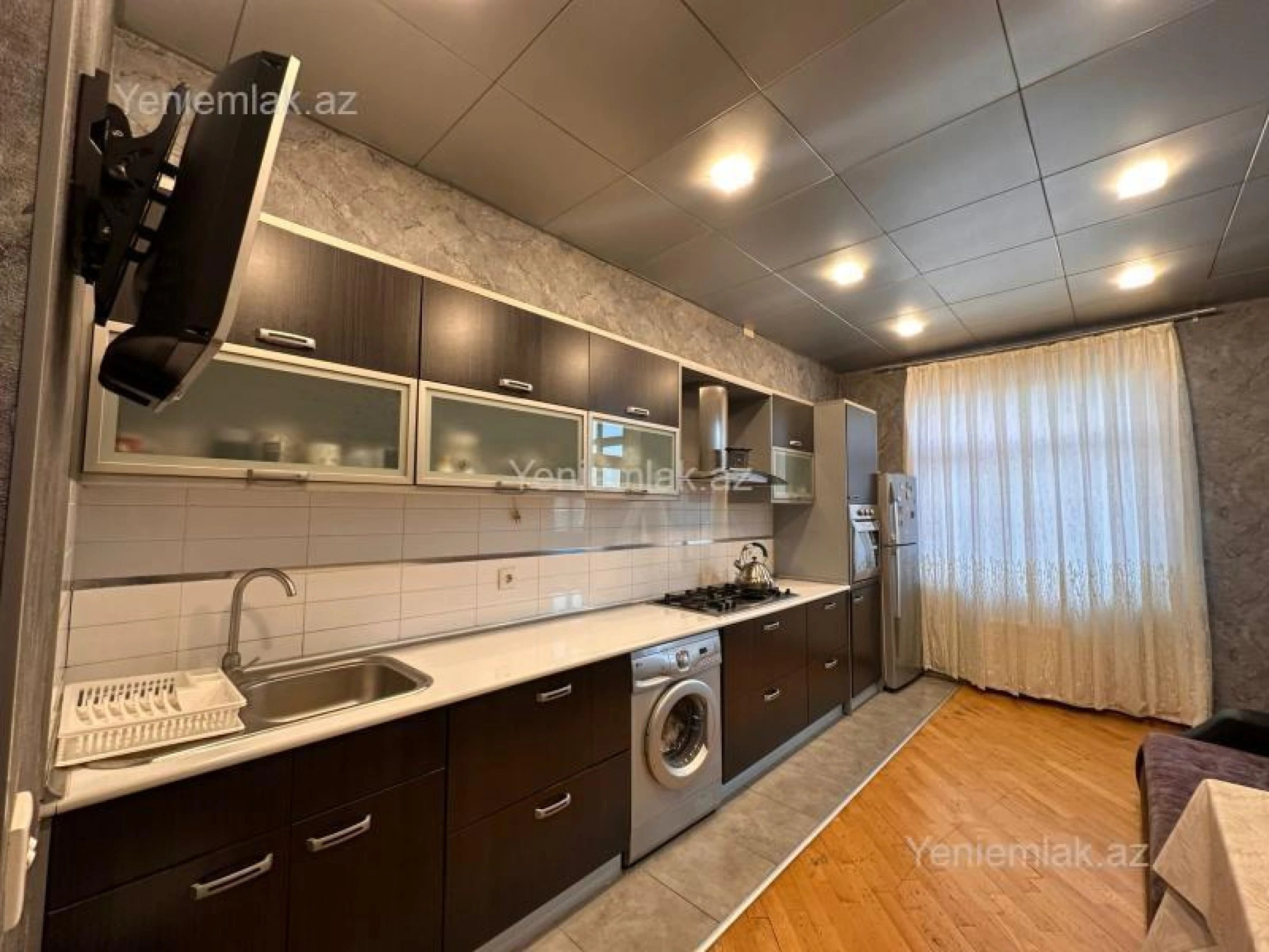 Satılır 3 otaqlı yeni tikili 130 m²