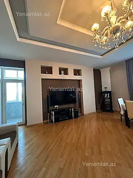 Satılır 3 otaqlı yeni tikili 130 m²