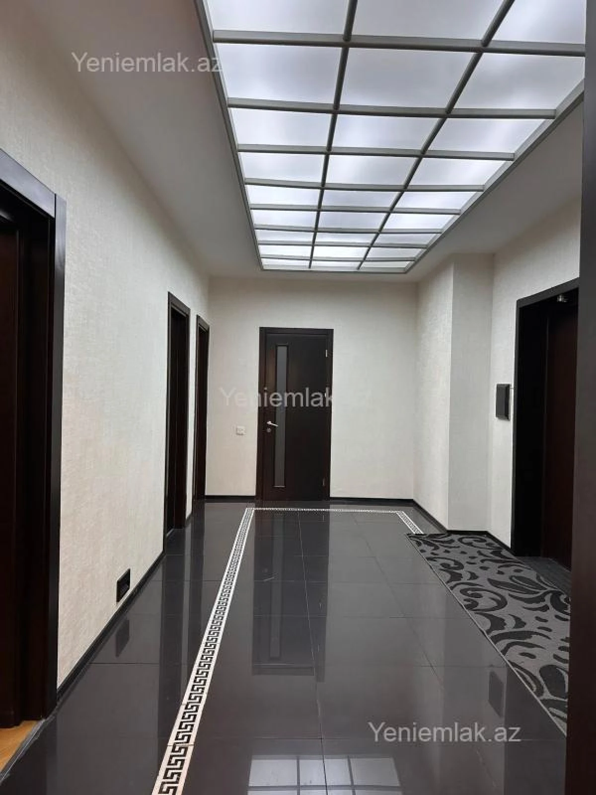 Satılır 3 otaqlı yeni tikili 130 m²