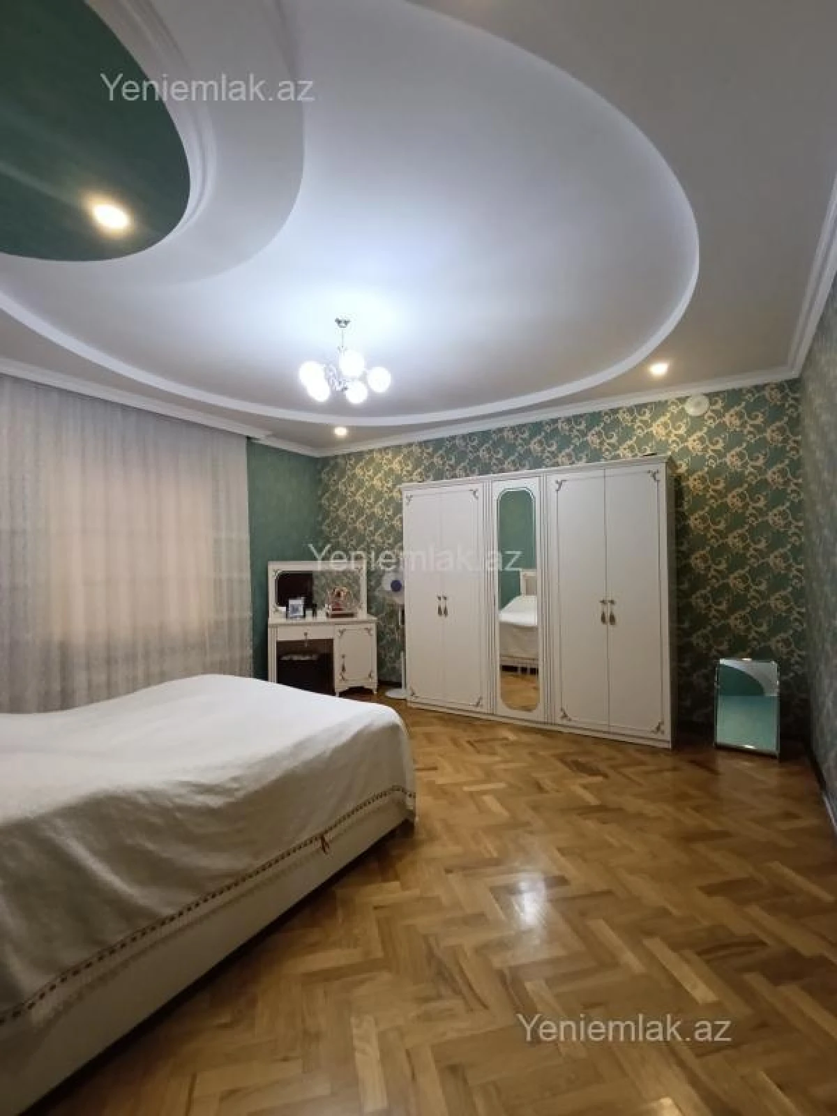 Satılır 6 otaqlı həyət evi 380 m²