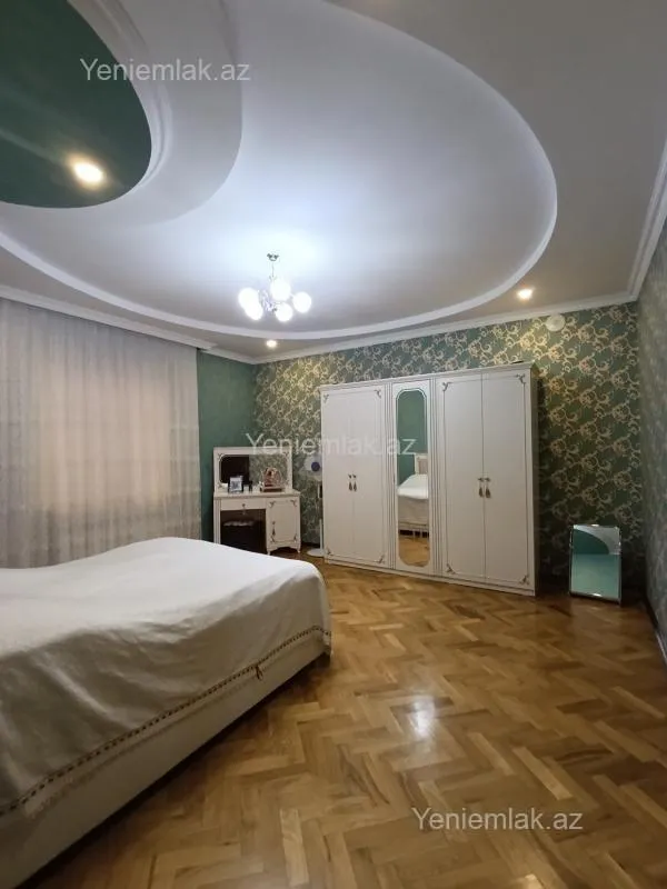 Satılır 6 otaqlı həyət evi 380 m²