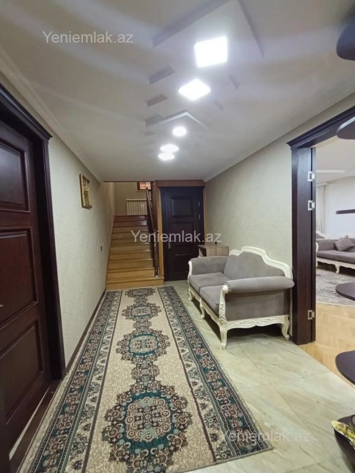 Satılır 6 otaqlı həyət evi 380 m²