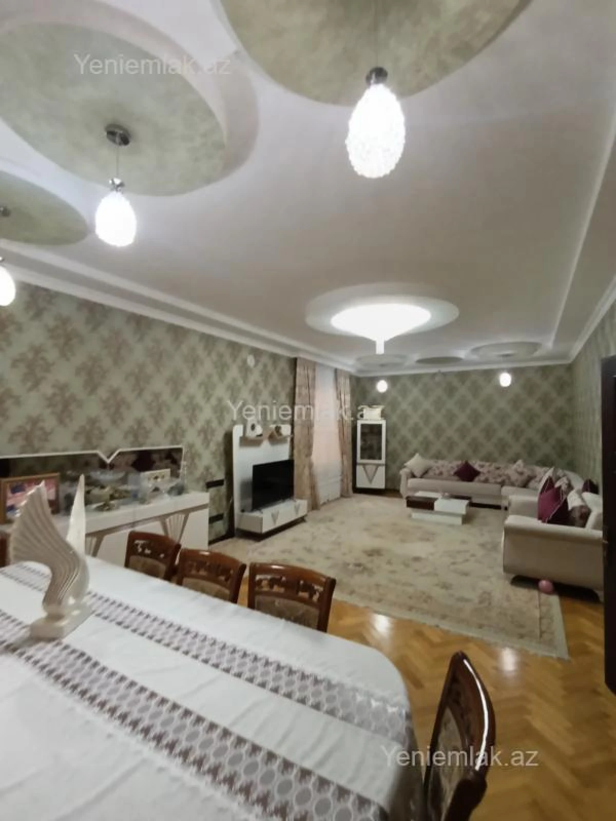 Satılır 6 otaqlı həyət evi 380 m²