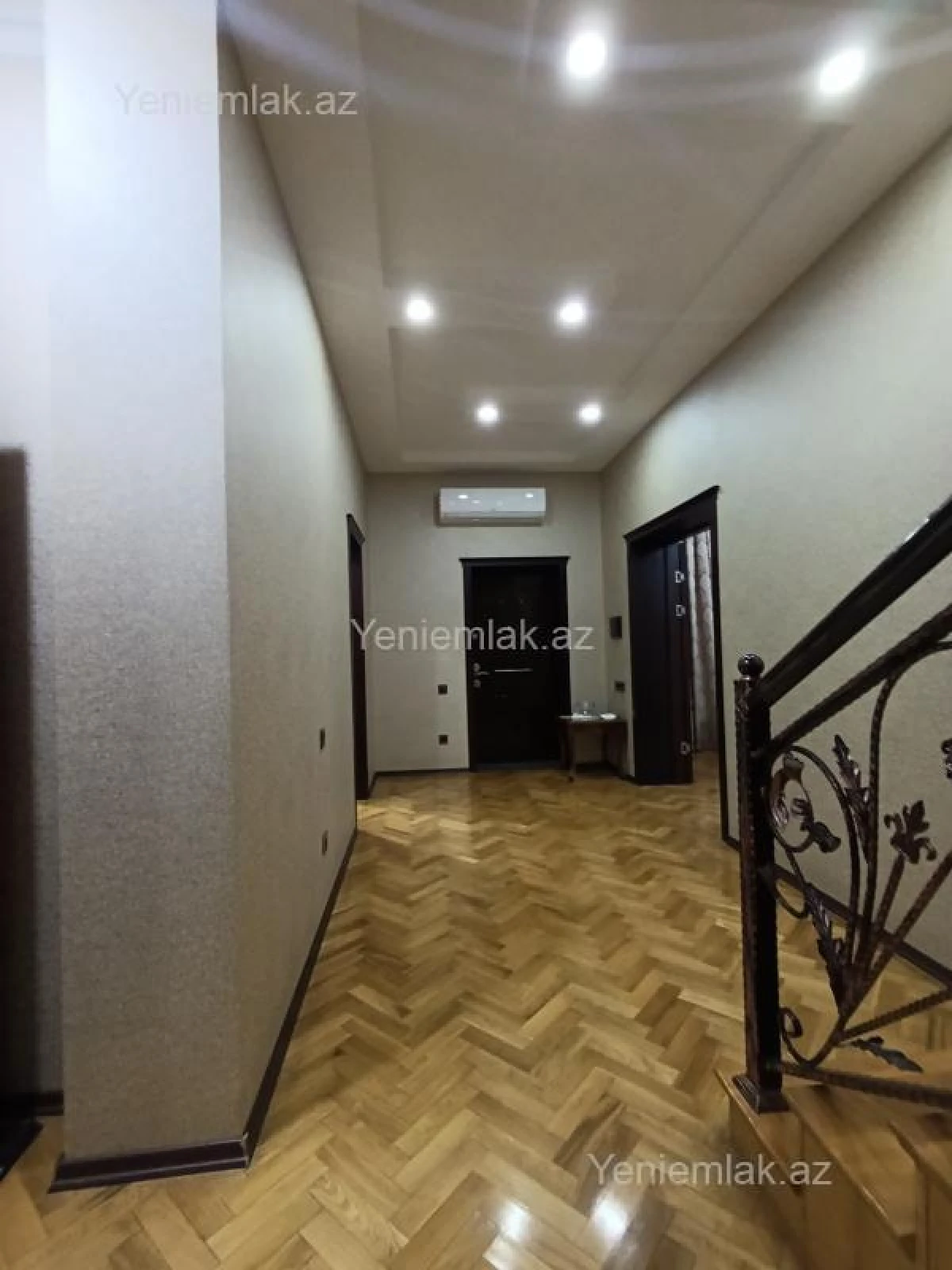 Satılır 6 otaqlı həyət evi 380 m²