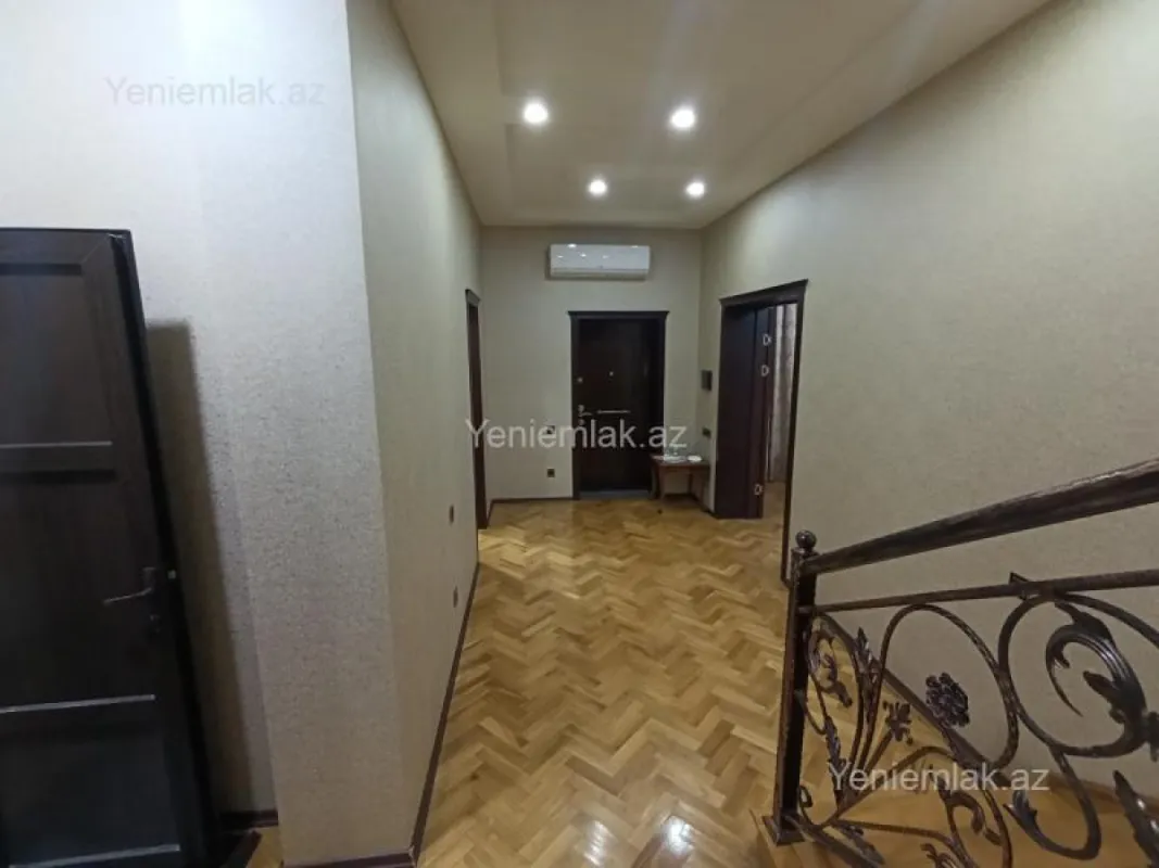 Satılır 6 otaqlı həyət evi 380 m²