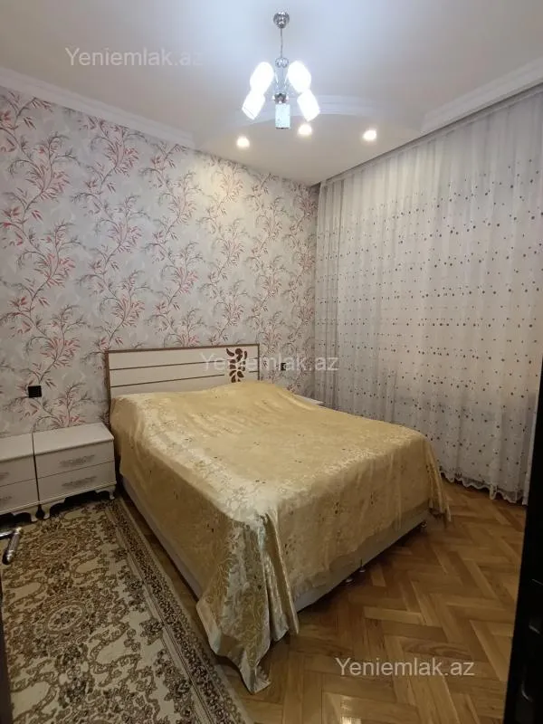 Satılır 6 otaqlı həyət evi 380 m²