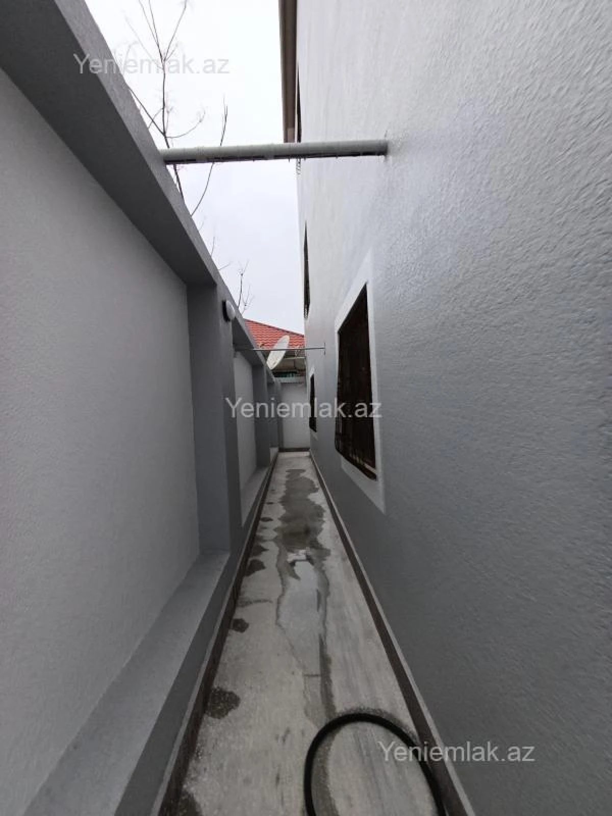 Satılır 6 otaqlı həyət evi 380 m²